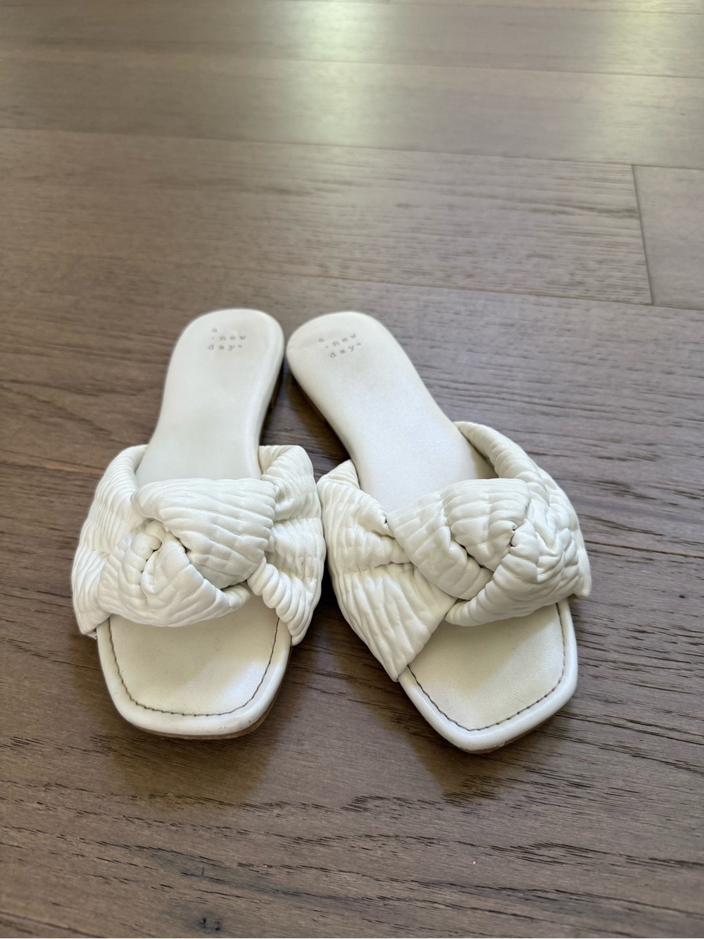 A New Day White Knotted Slide Sandals Size 8.5 Padded Square Toe Minimalist